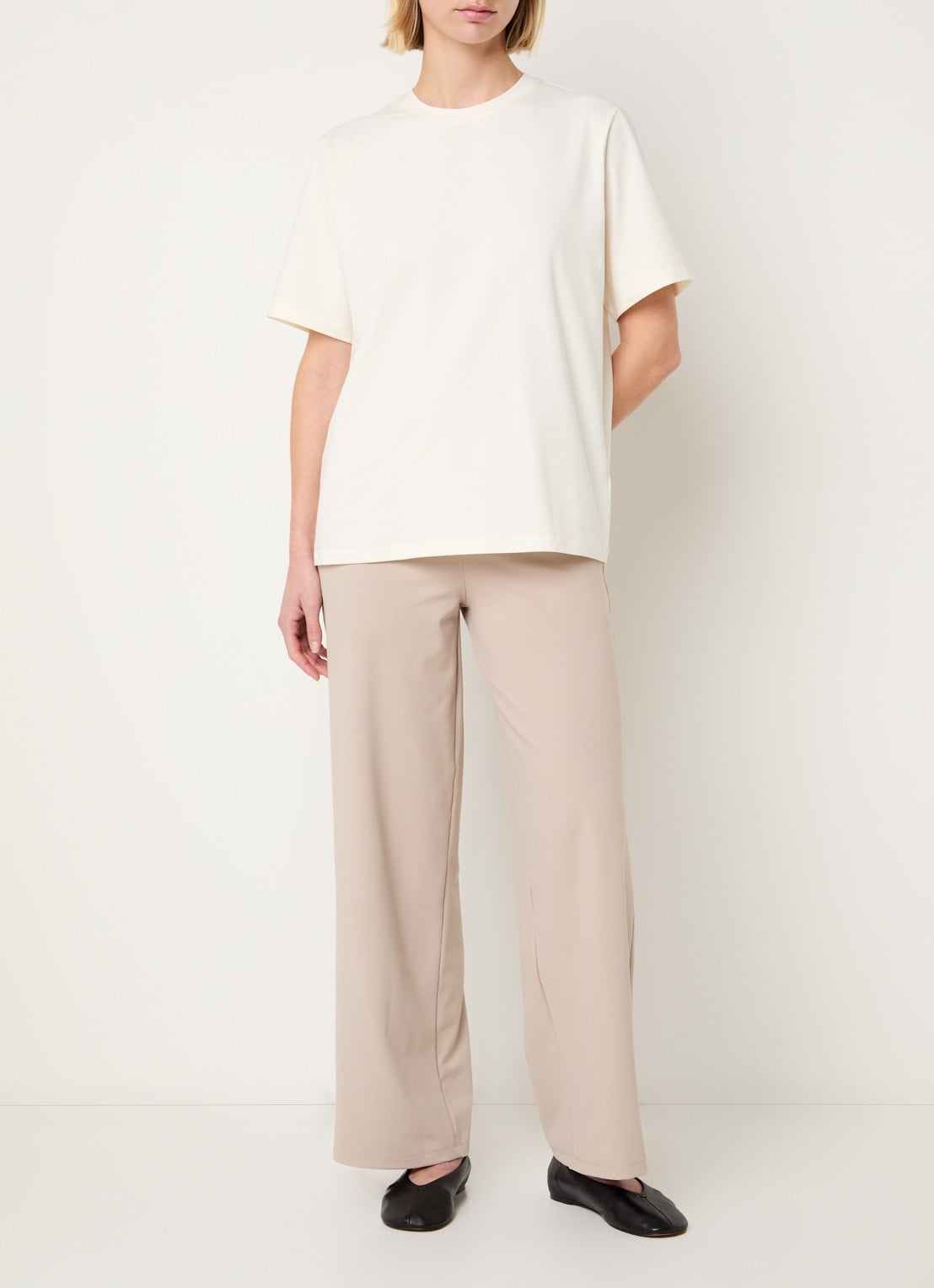 Ninepine Asana high waist straight fit broek met ritszakken - voorkant 2 beige