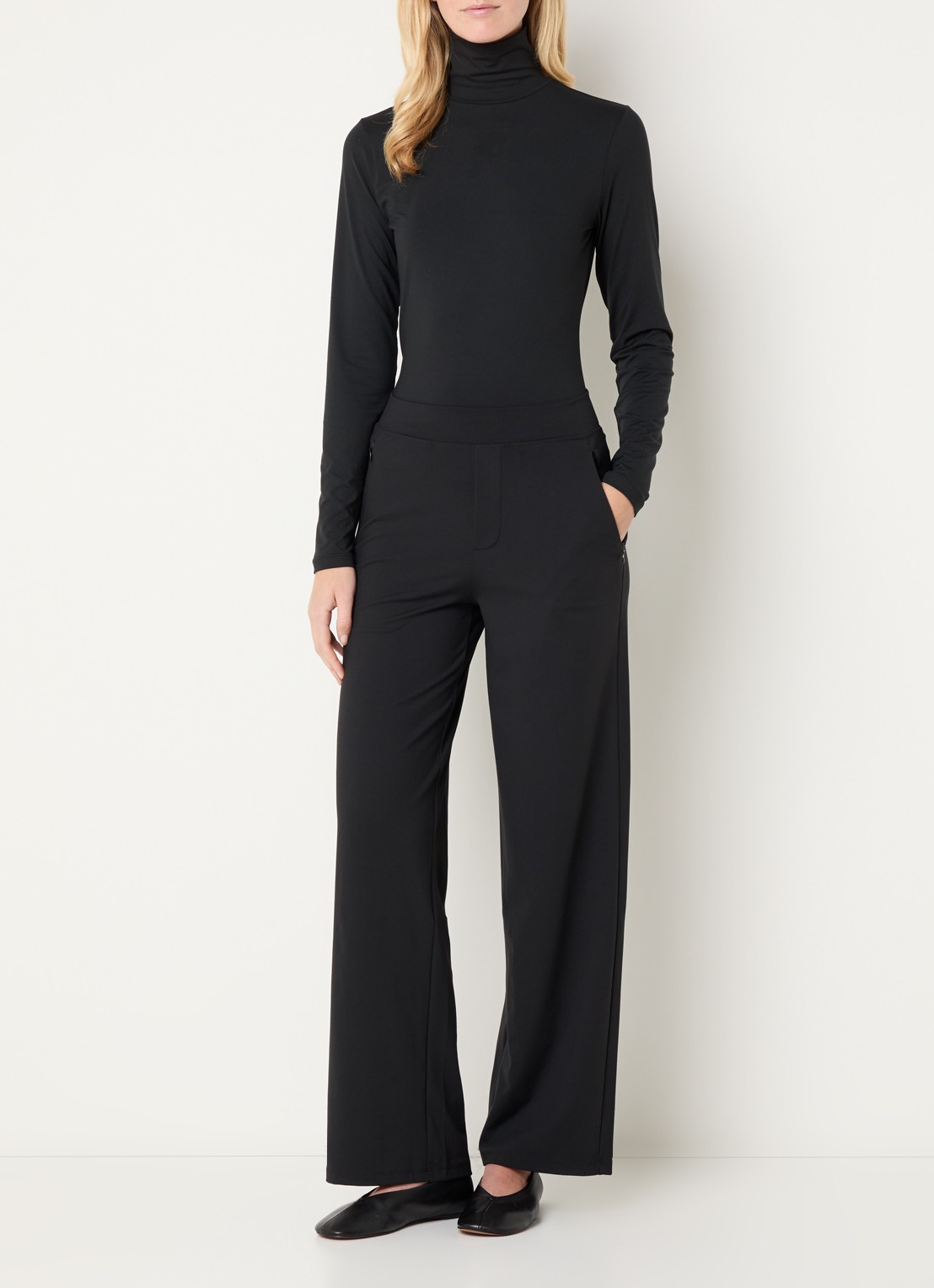 Ninepine Asana high waist straight fit legging met ritszakken - voorkant 2 zwart