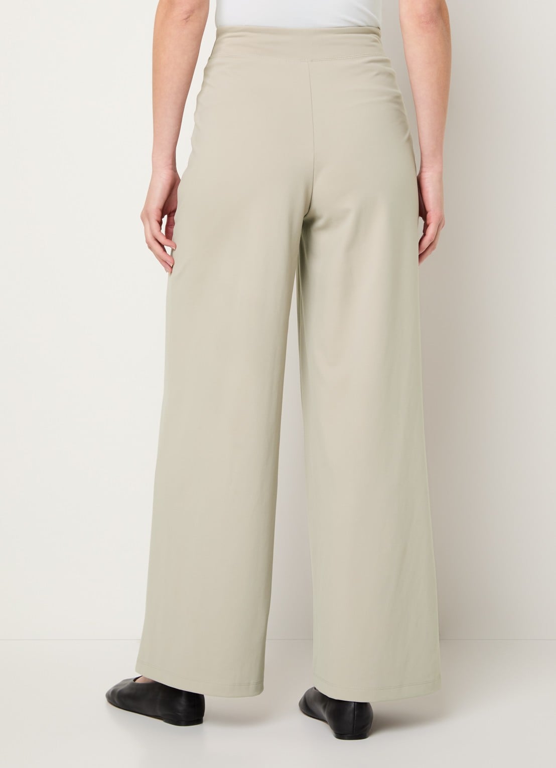 Ninepine Asana high waist wide fit broek met ritszakken - achterkant beige