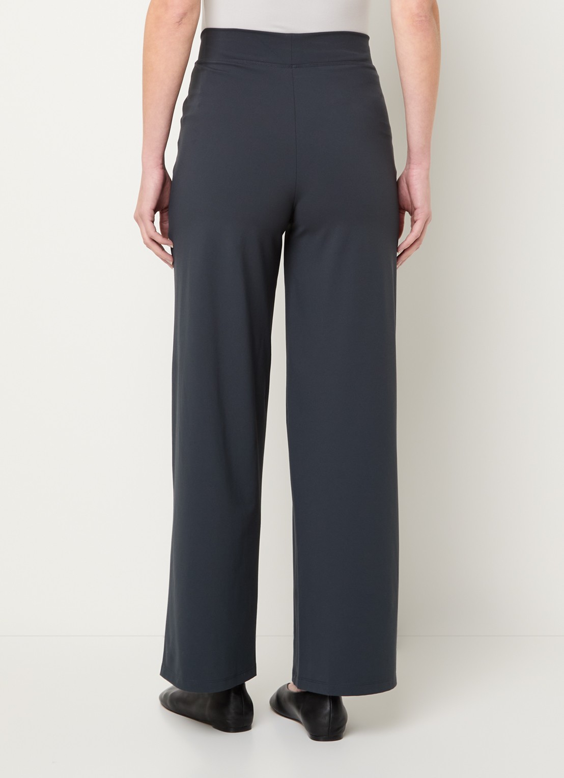 Ninepine Asana Relaxed high waist straight fit broek met ritszakken - achterkant donkergrijs