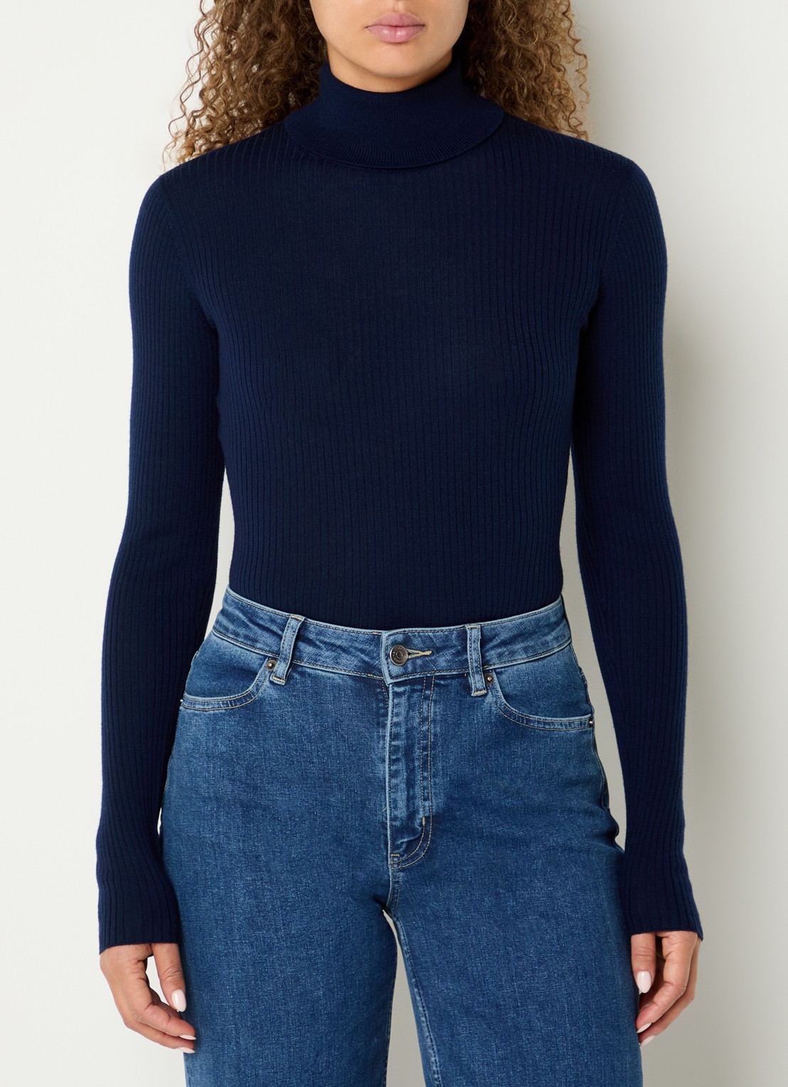 Ninepine Ribgebreide trui van merino wol met col - detail donkerblauw