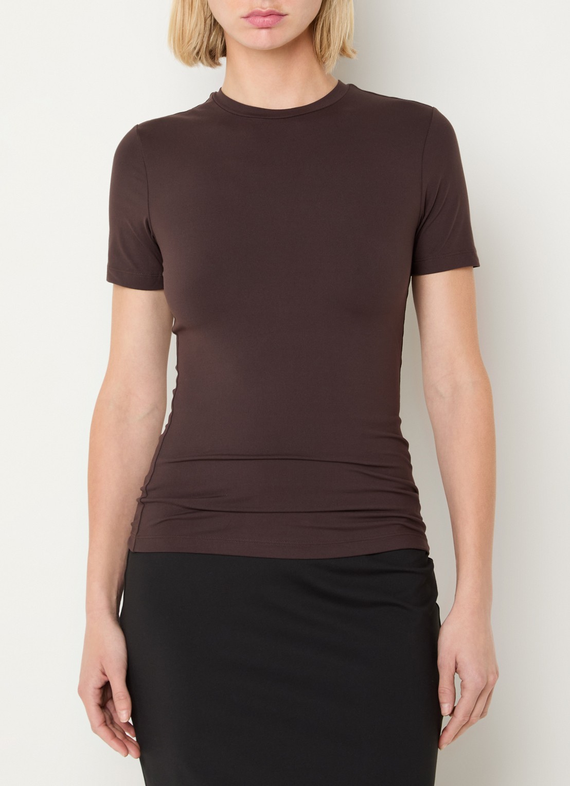 Ninepine T-shirt met ronde hals - detail donkerbruin