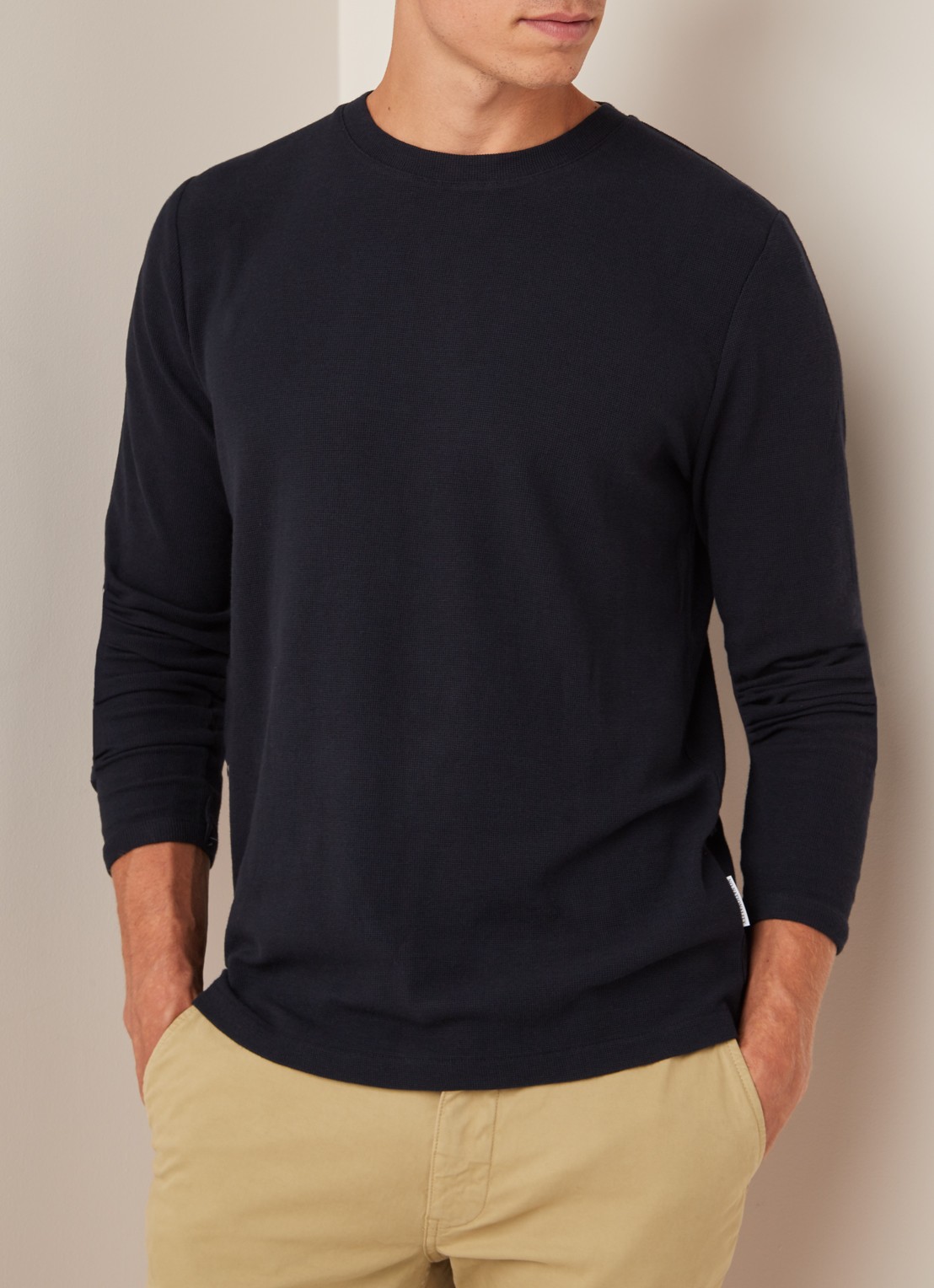 NN.07 Clive longsleeve in katoenblend met structuur - detail 2 blauw