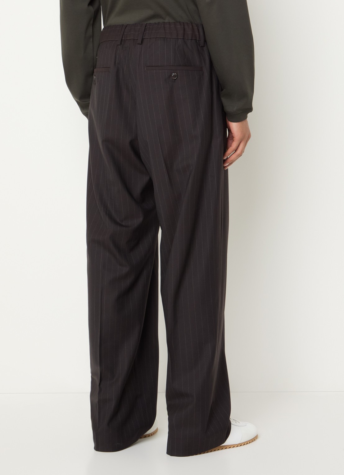NN.07 Kay wide fit pantalon met steekzakken - achterkant 5 donkerbruin
