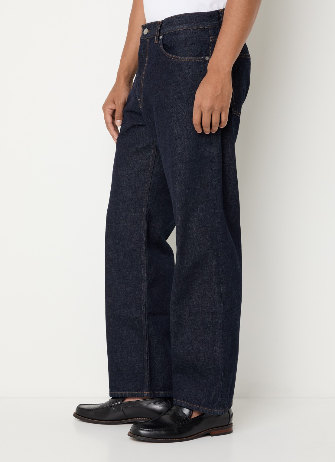 NN.07 Otis straight leg jeans met donkere wassing - detail 2 indigo