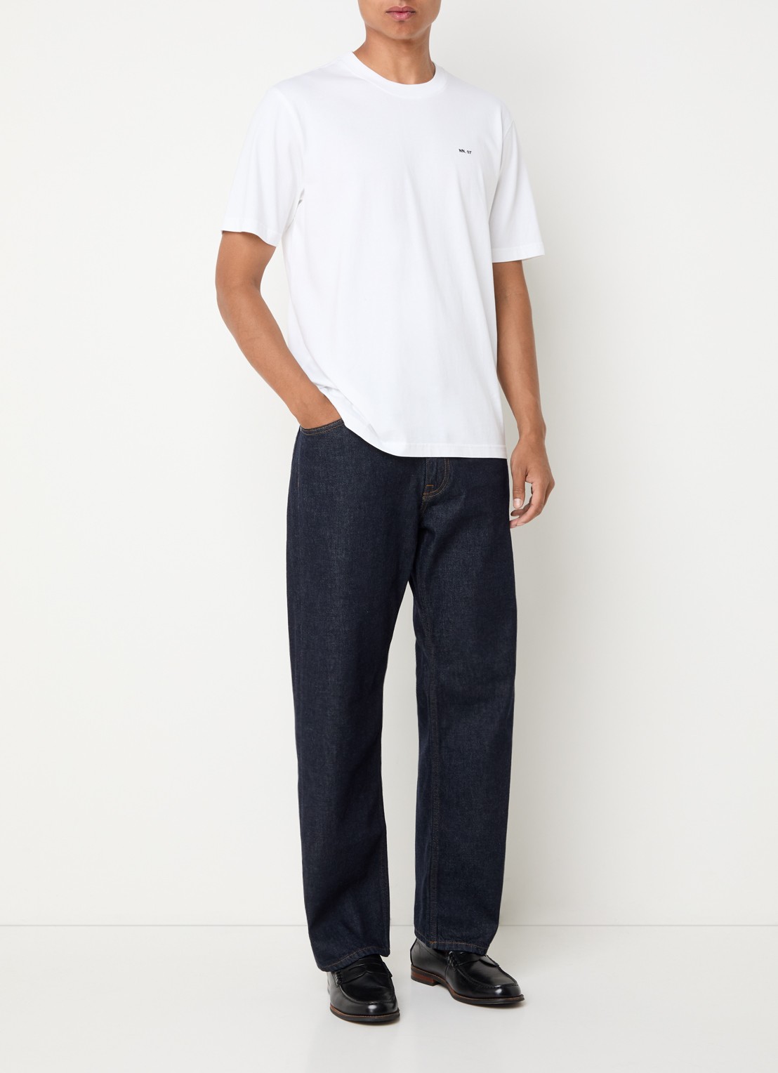 NN.07 Otis straight leg jeans met donkere wassing - voorkant 4 indigo