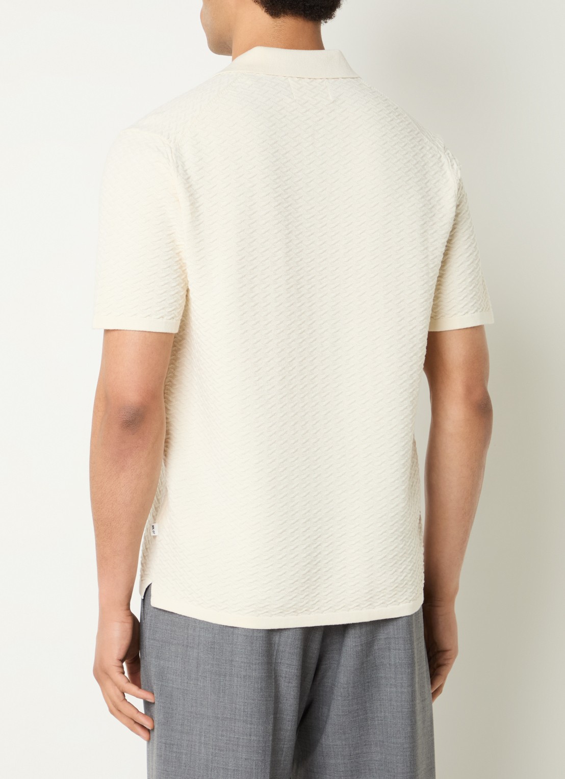 NN.07 Regular fit polo met structuur - achterkant ivoor
