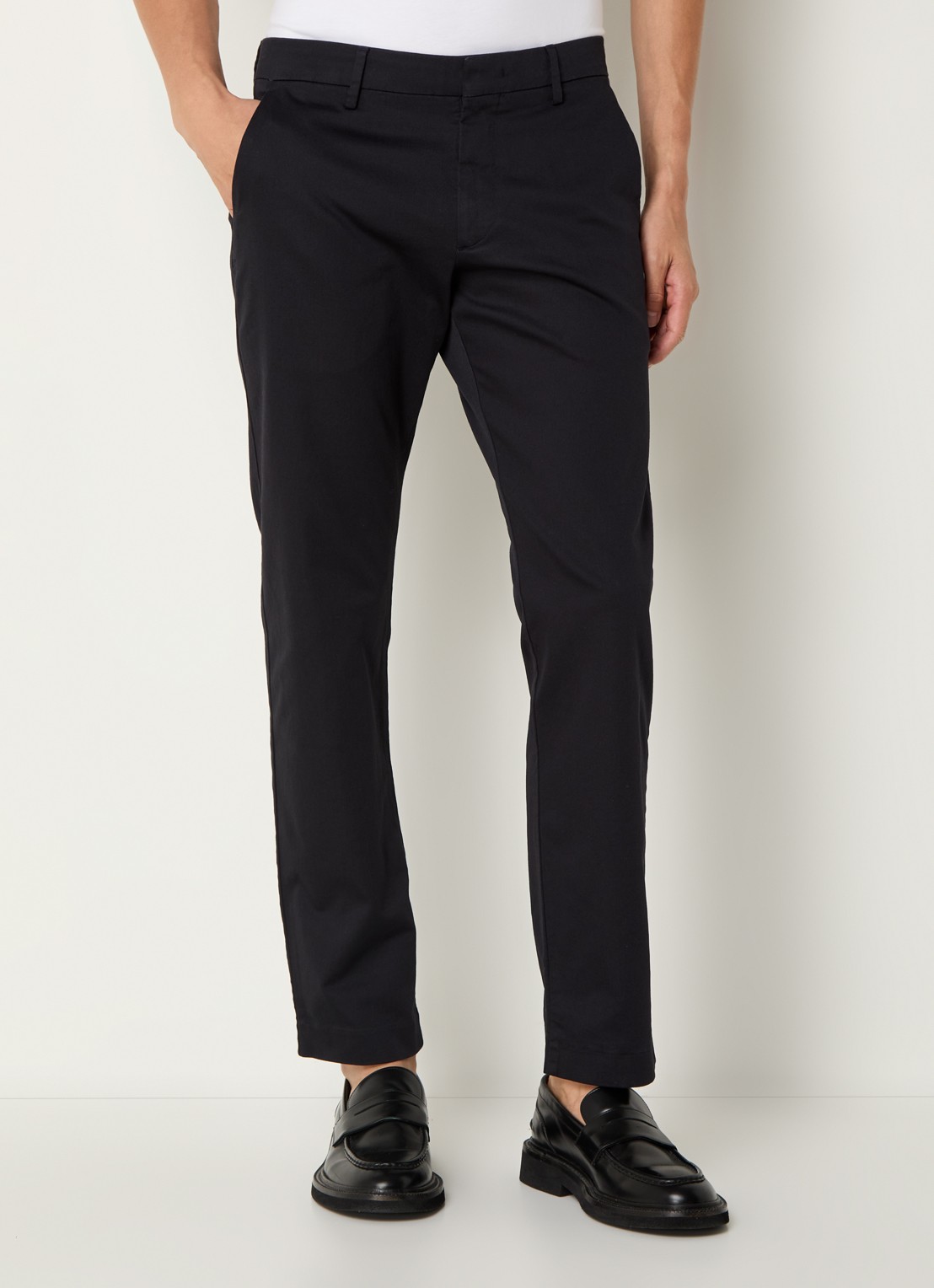 NN.07 Theo slim fit pantalon van  katoen met steekzakken - detail donkerblauw
