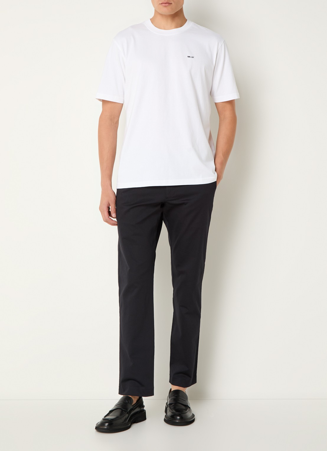 NN.07 Theo slim fit pantalon van  katoen met steekzakken - voorkant 5 donkerblauw