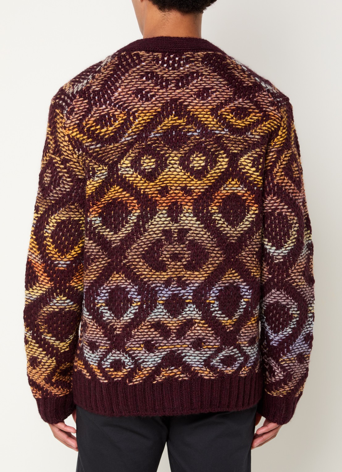 NN.07 Viggo grofgebreid vest in alpaca wolblend met grafische print - achterkant 3 bordeauxrood