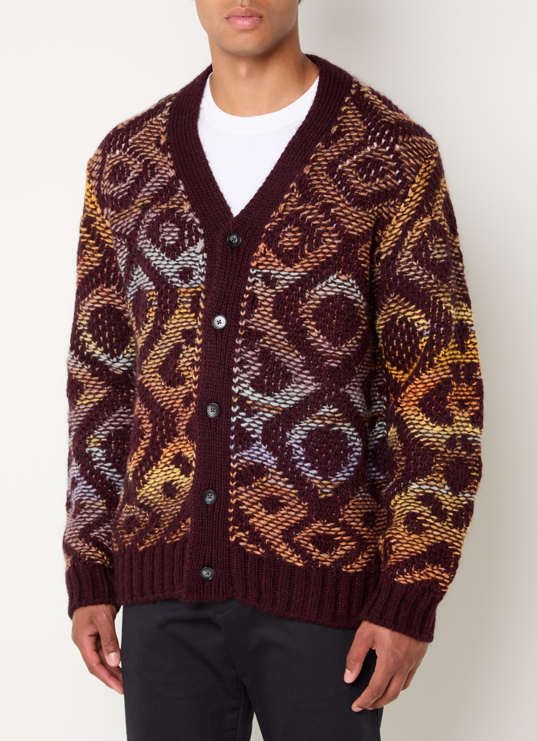 NN.07 Viggo grofgebreid vest in alpaca wolblend met grafische print - detail 4 bordeauxrood