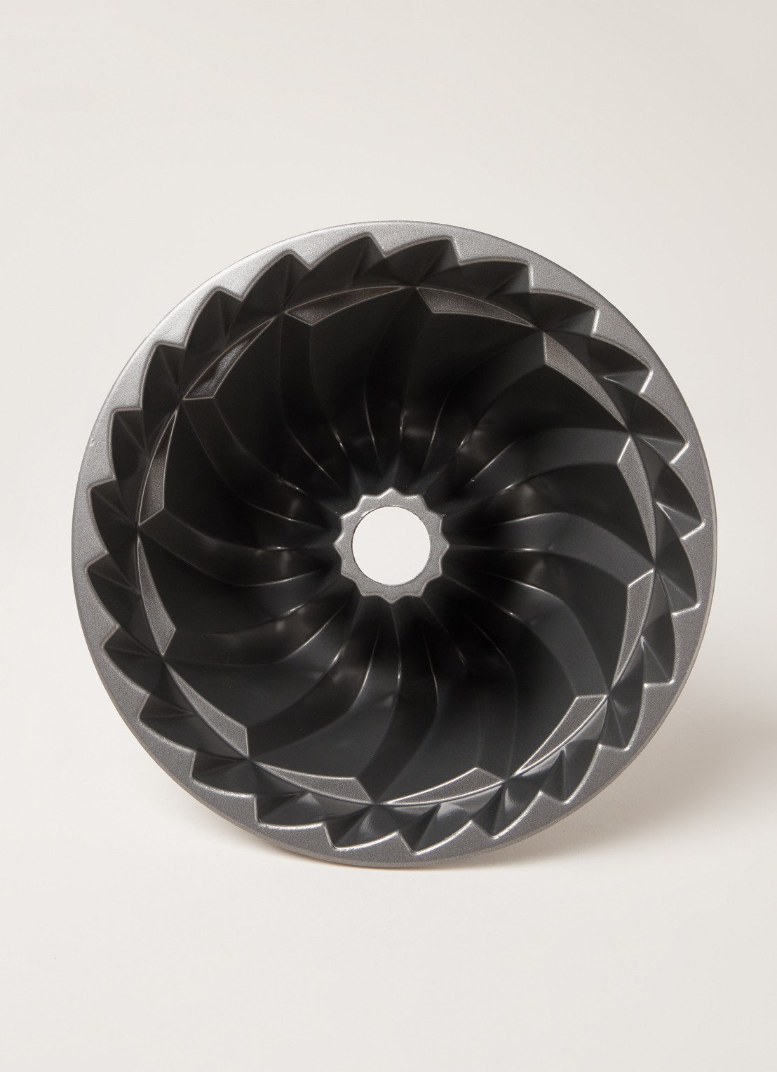 Nordic Ware Kugelhopf Bundt bakvorm 23 cm - detail 3 zilver