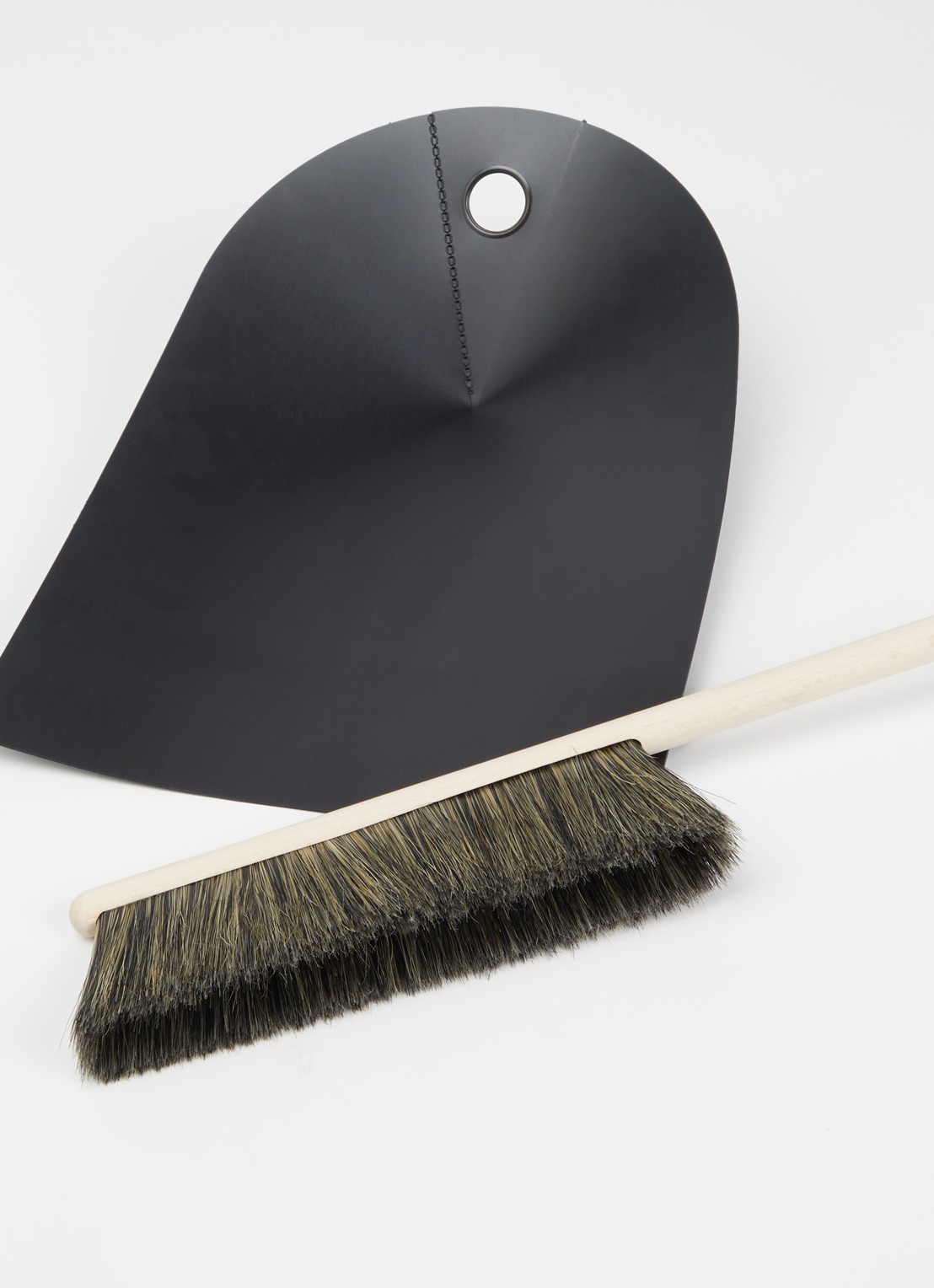 Normann Copenhagen Stoffer en blik 32 cm - voorkant 2 zwart