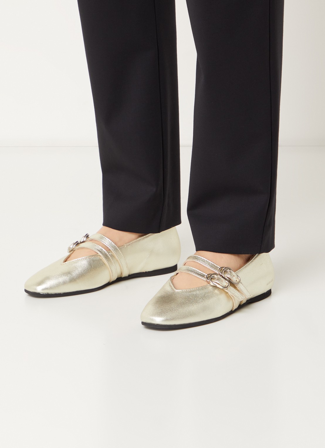 Nubikk Gisele Grace ballerina van leer met metallic finish - voorkant 6 goud