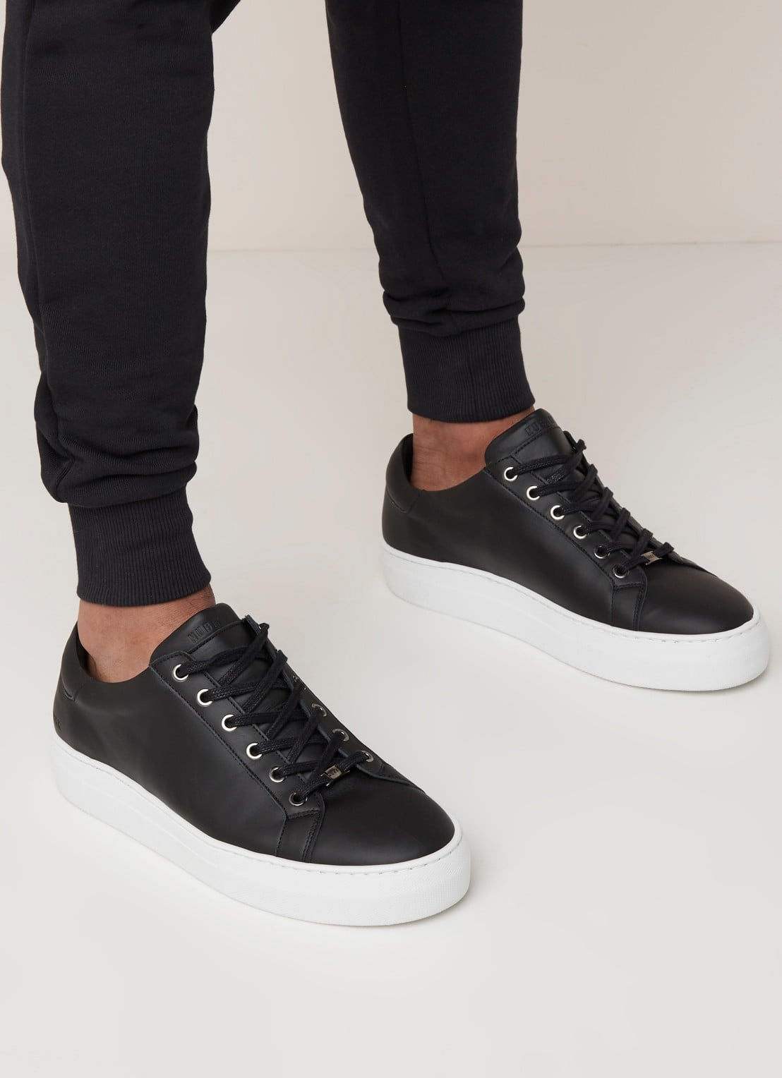 Nubikk Jagger Pure sneaker van leer - voorkant 5 zwart
