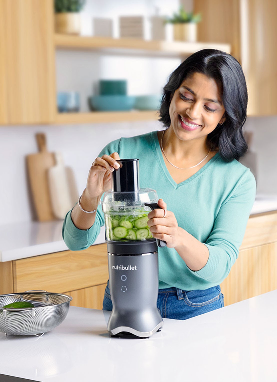Nutribullet Ultra Plus+ blender & foodprocessor 0,9 liter - detail 2 zwart