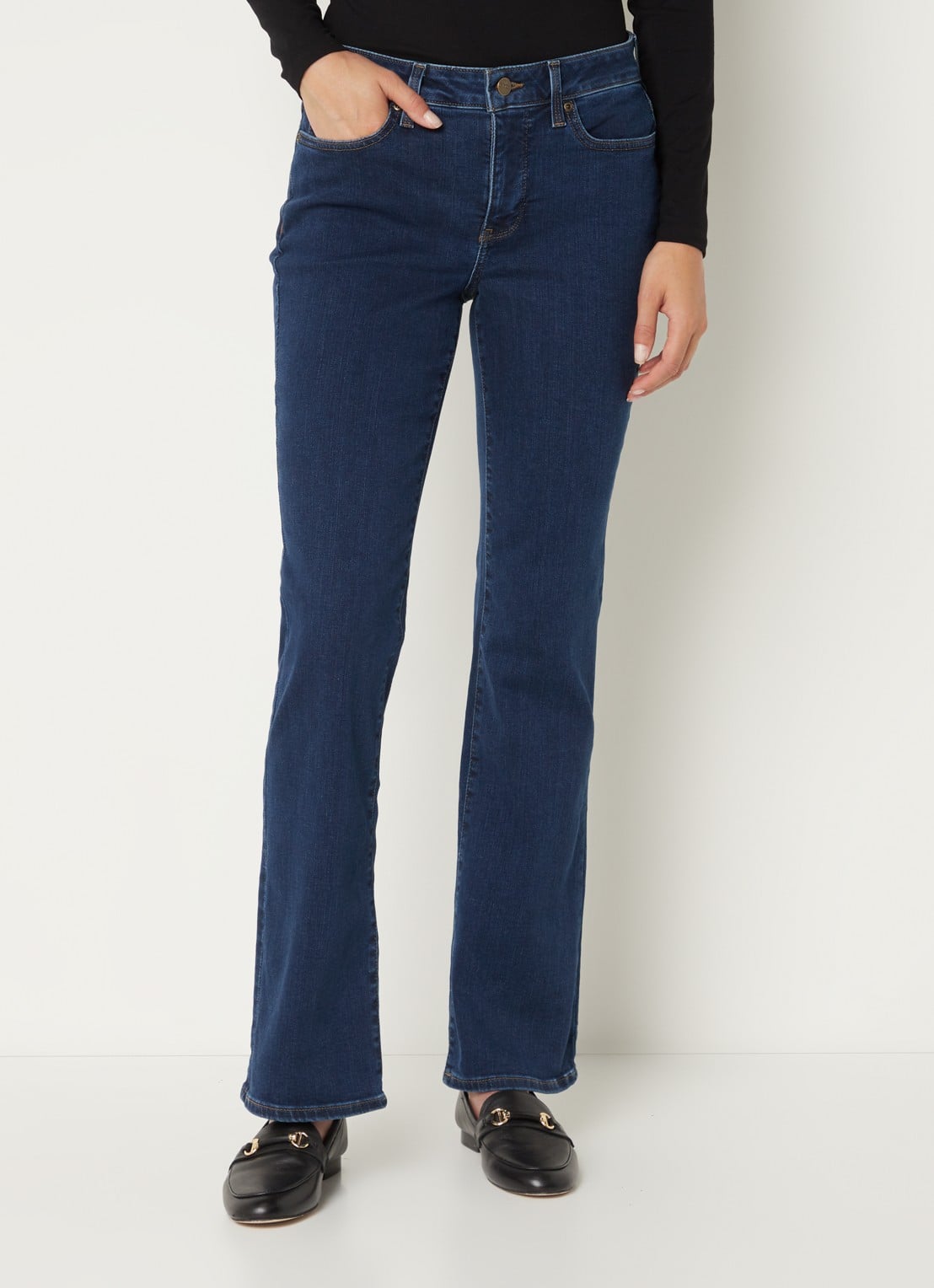 NYDJ Barbara mid waist bootcut jeans met stretch - detail indigo