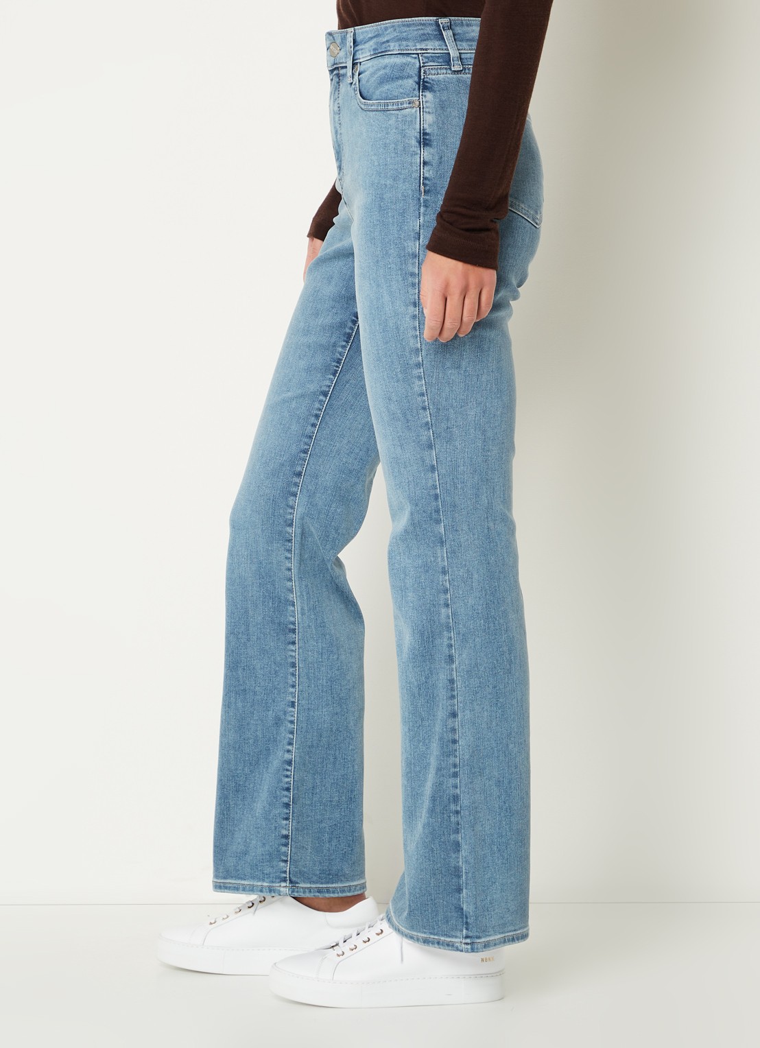 NYDJ Blake high waist flared jeans met stretch - detail 5 lichtblauw