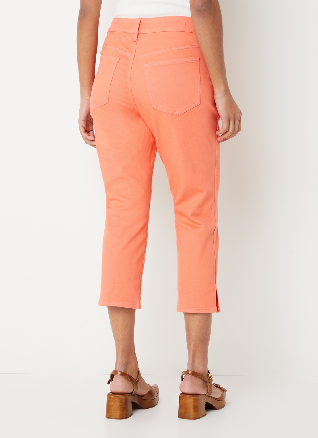 NYDJ Chloe mid waist skinny fit capri broek met gekleurde wassing - achterkant 5 oranjerood