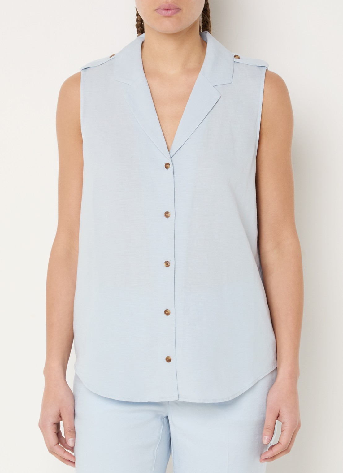NYDJ Gabrielle mouwloze blouse in linnenblend - detail 2 lichtblauw