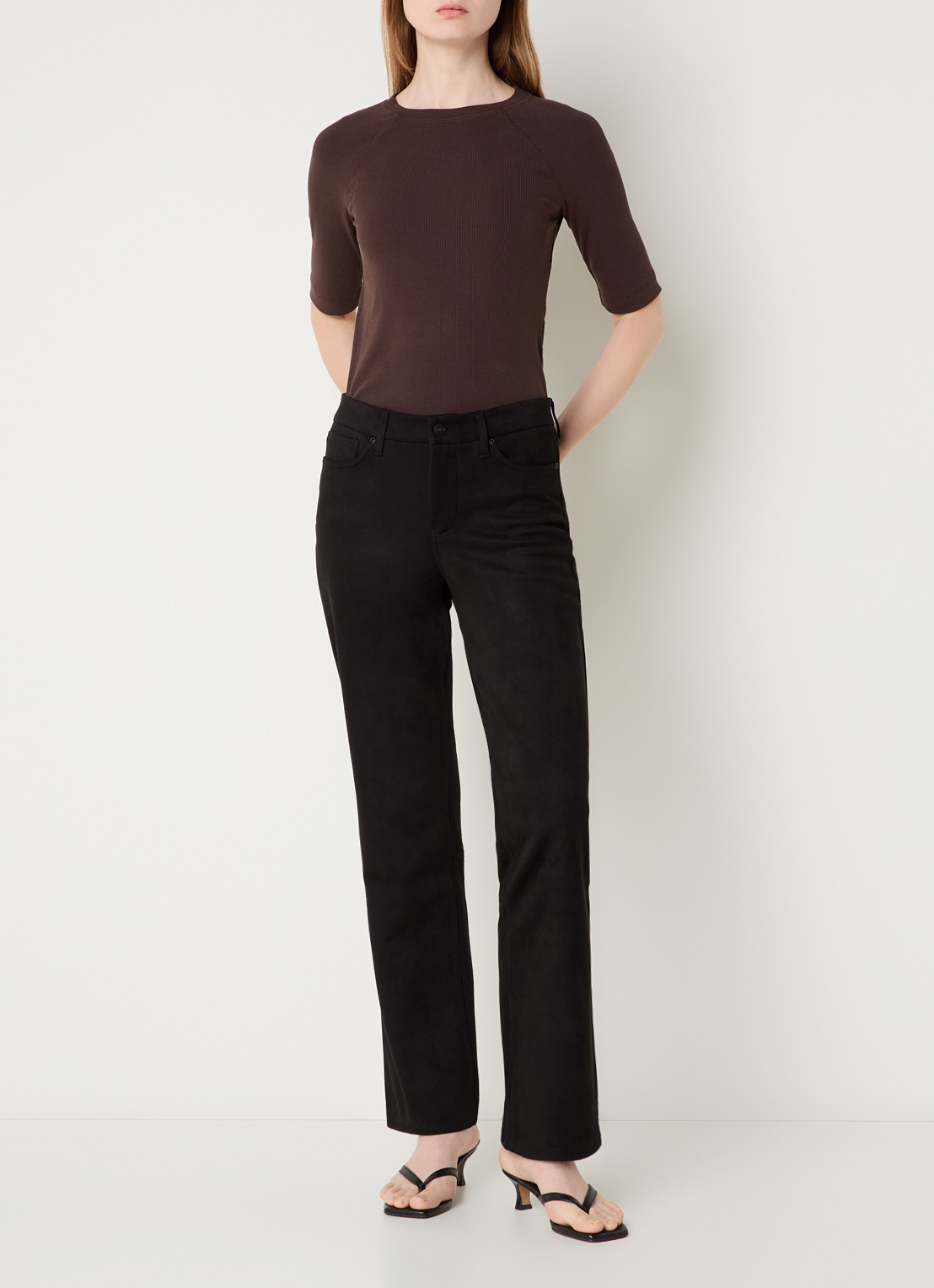 NYDJ Marilyn high waist straight fit broek van imitatiesuède - voorkant 5 zwart