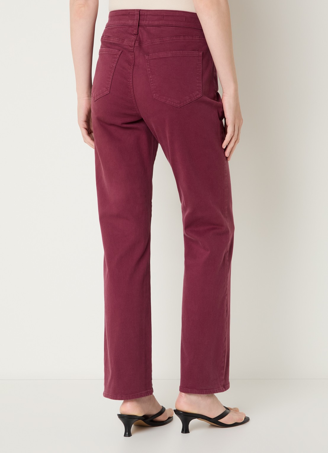 NYDJ Marilyn high waist straight leg jeans met steekzakken - achterkant 3 bordeauxrood