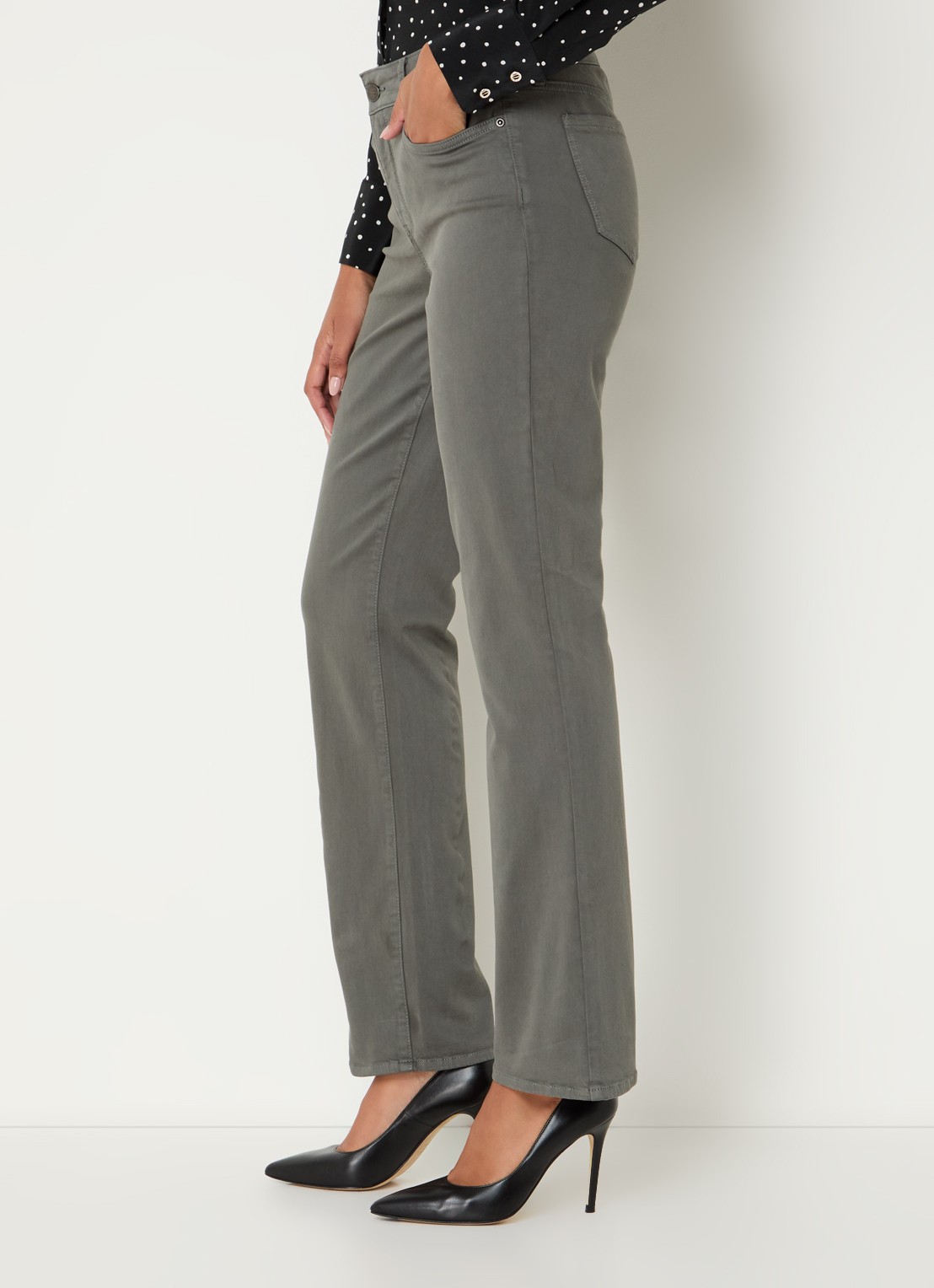 NYDJ Marilyn mid waist straight fit chino met stretch - detail 2 olijfgroen