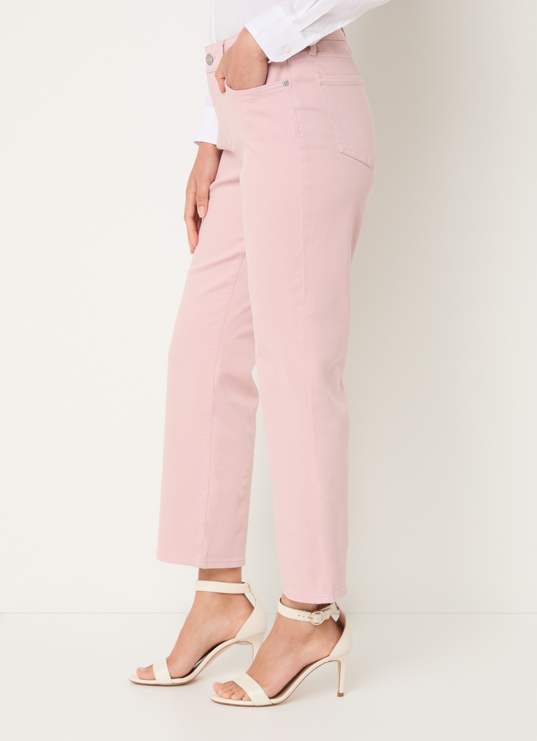 NYDJ Marilyn mid waist straight leg cropped jeans met gekleurde wassing - detail 3 lichtroze