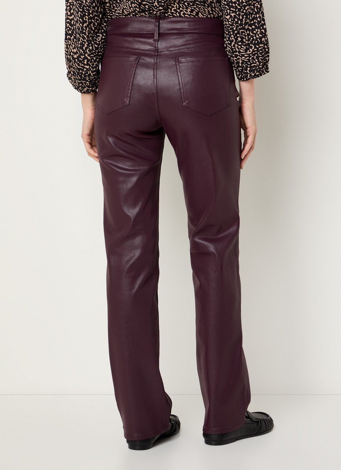 NYDJ Marilyn mid waist straight leg jeans met gekleurde wassing - achterkant aubergine