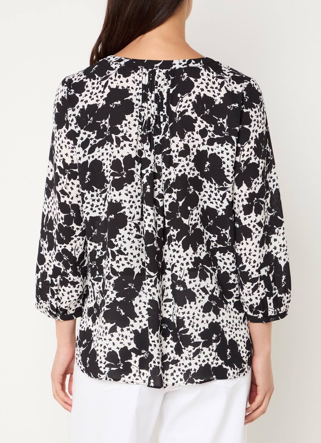 NYDJ Pintuck blouse met V-hals en print - achterkant zwart