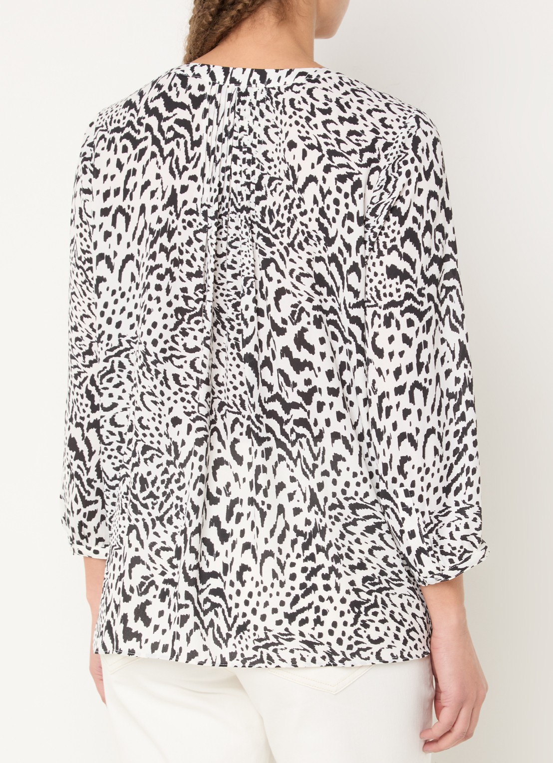 NYDJ Pintuck blouse met V-hals en print - achterkant paars