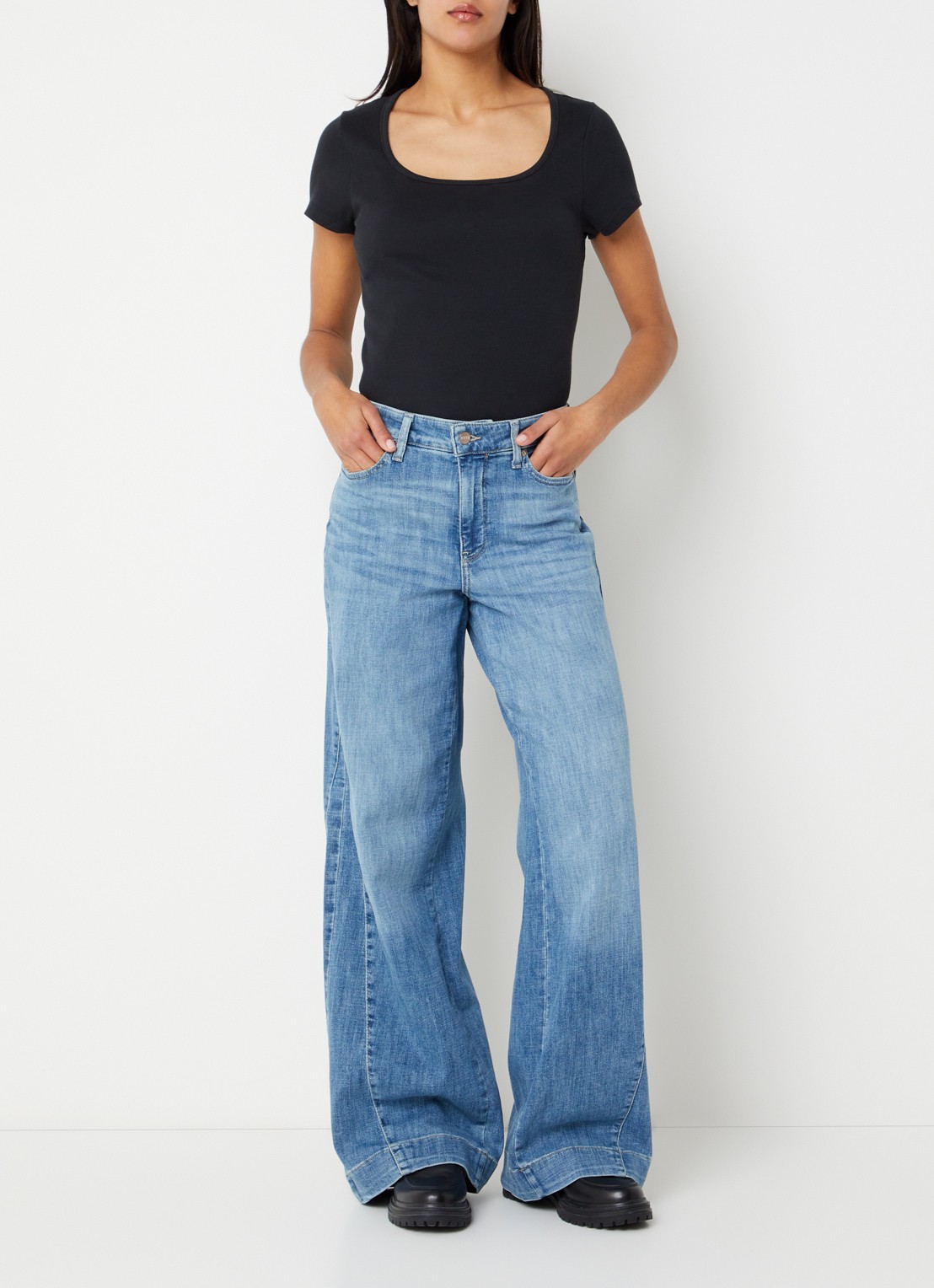 NYDJ Teresa low waist wide fit jeans met steekzakken - voorkant 2 kobaltblauw