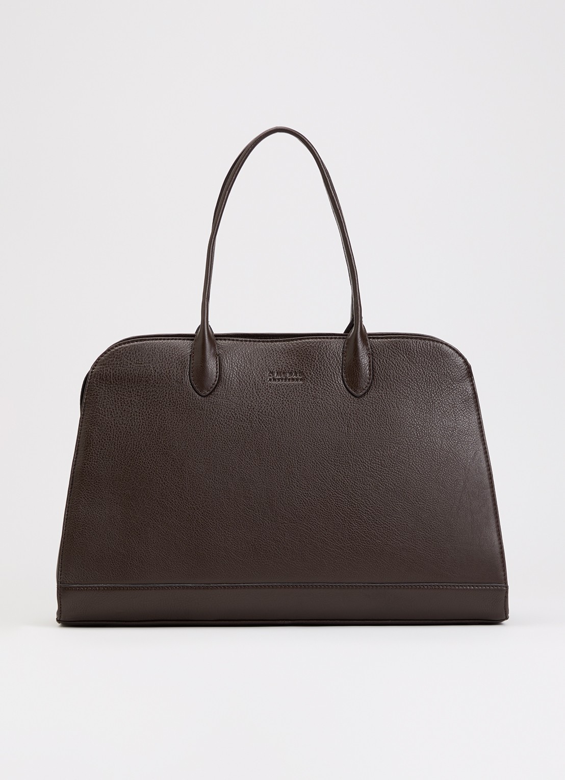 O My Bag Alma schoudertas van leer met 16 inch laptopvak  - voorkant 2 chocoladebruin