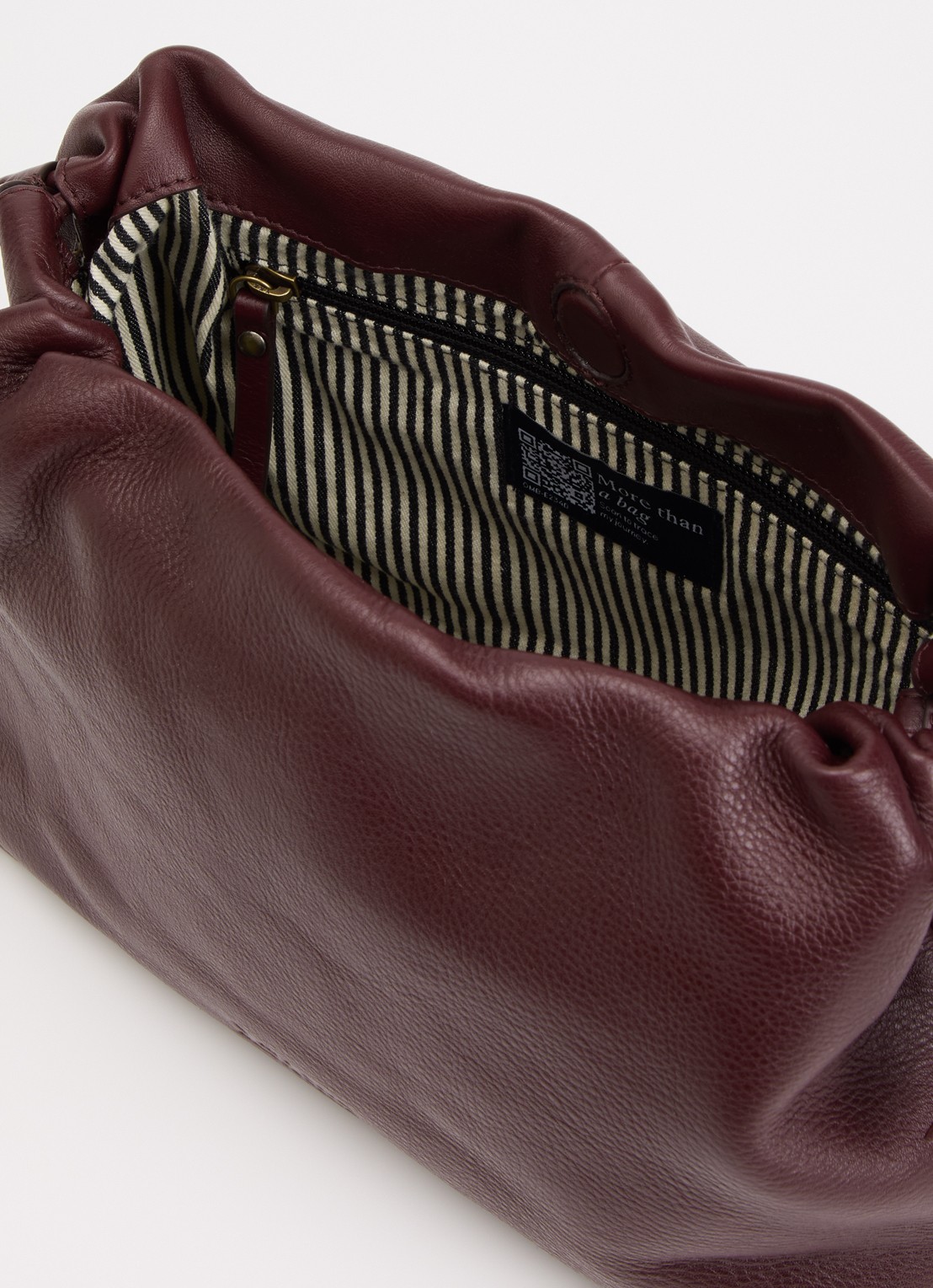 O My Bag Kiki Midi handtas van leer met afneembare schouderriem  - detail 3 kersenrood