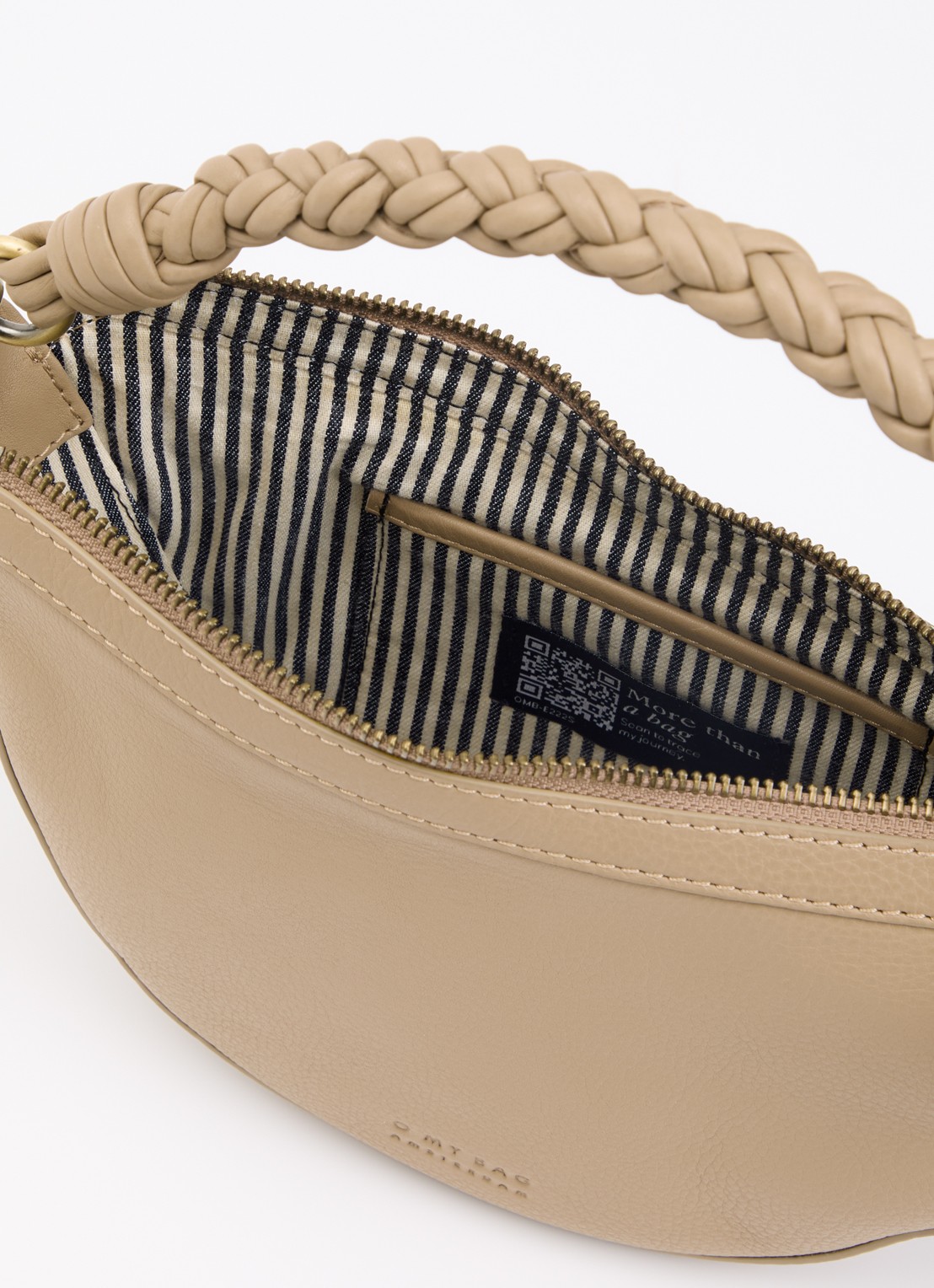 O My Bag Leo Mini handtas van leer met afneembare schouderriem - detail 2 zand