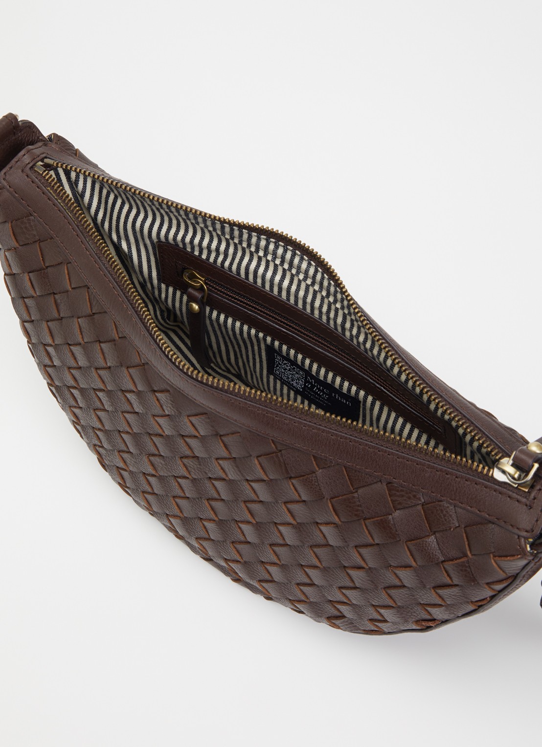 O My Bag Leo schoudertas van leer met verstelbare schouderband  - detail chocoladebruin
