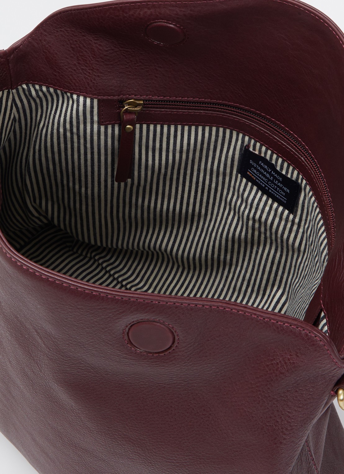 O My Bag Sienna schoudertas van leer  - detail kersenrood