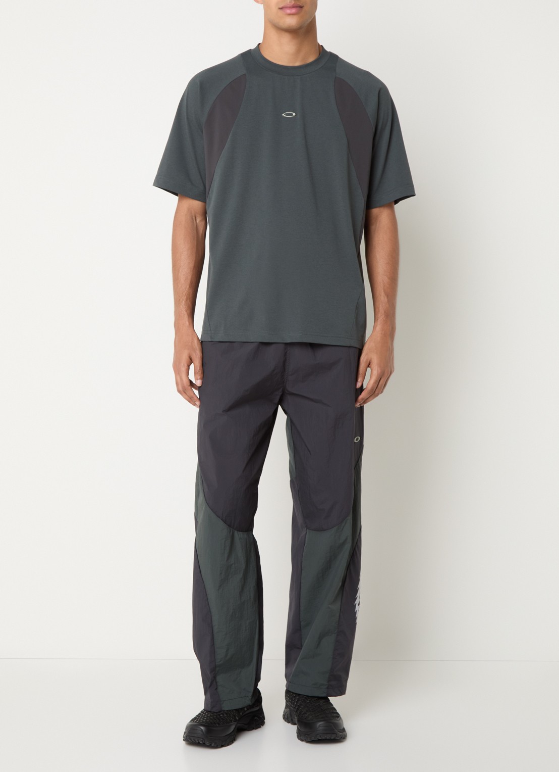 Oakley Icon T-shirt met ronde hals - voorkant 2 bronsgroen