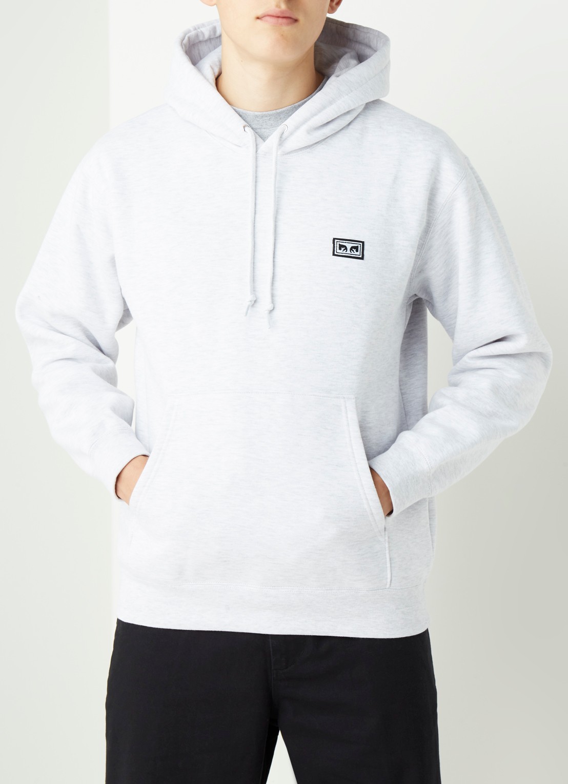 Obey All eyez hoodie met logopatch - detail grijsmele