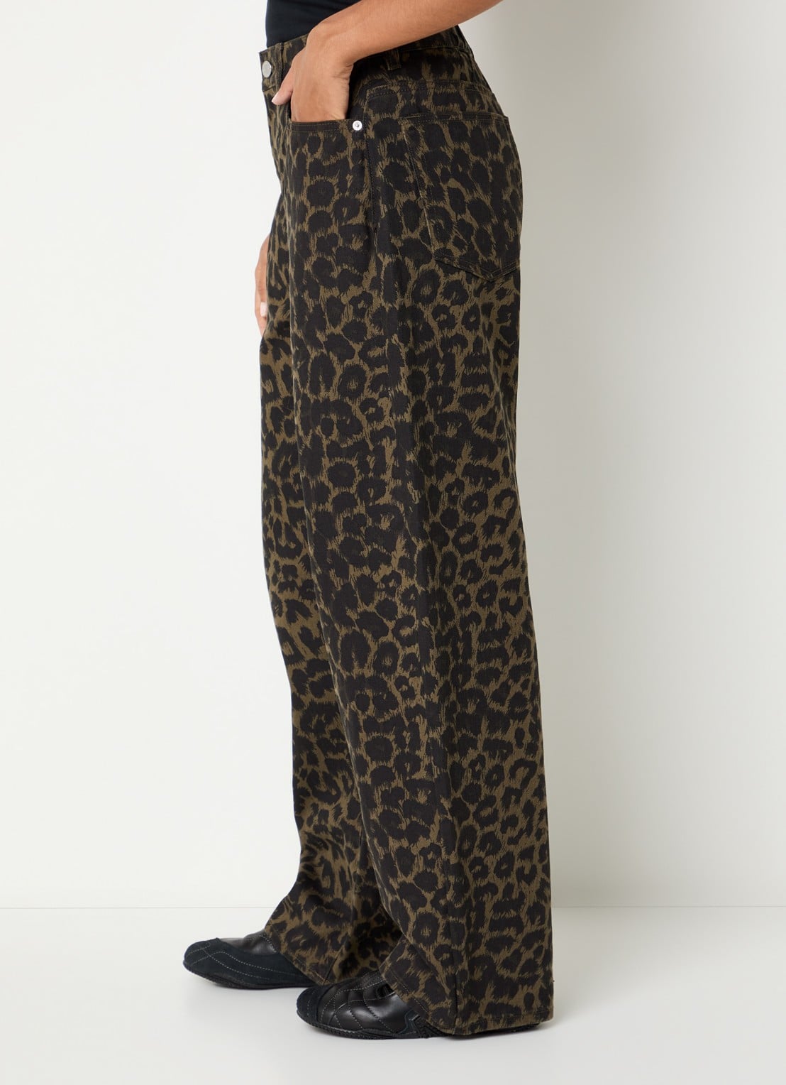 Obey Alysa high waist wide fit jeans met gekleurde wassing - detail 2 bronsgroen