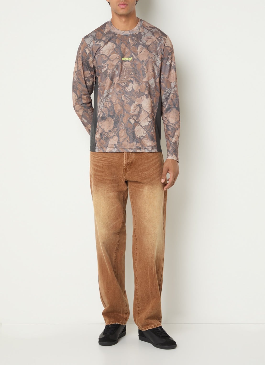 Obey Basecamp longsleeve met print - voorkant 4 bruin