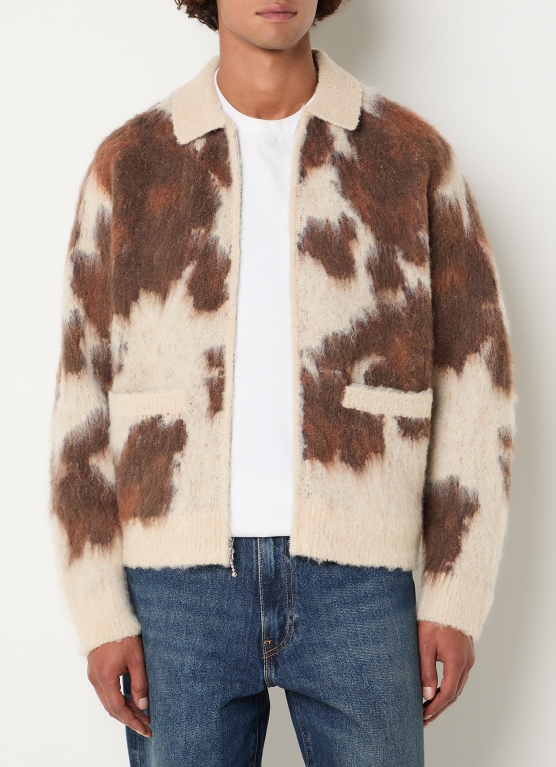 Obey Grofgebreid vest in alpaca wolblend met print - detail bruin
