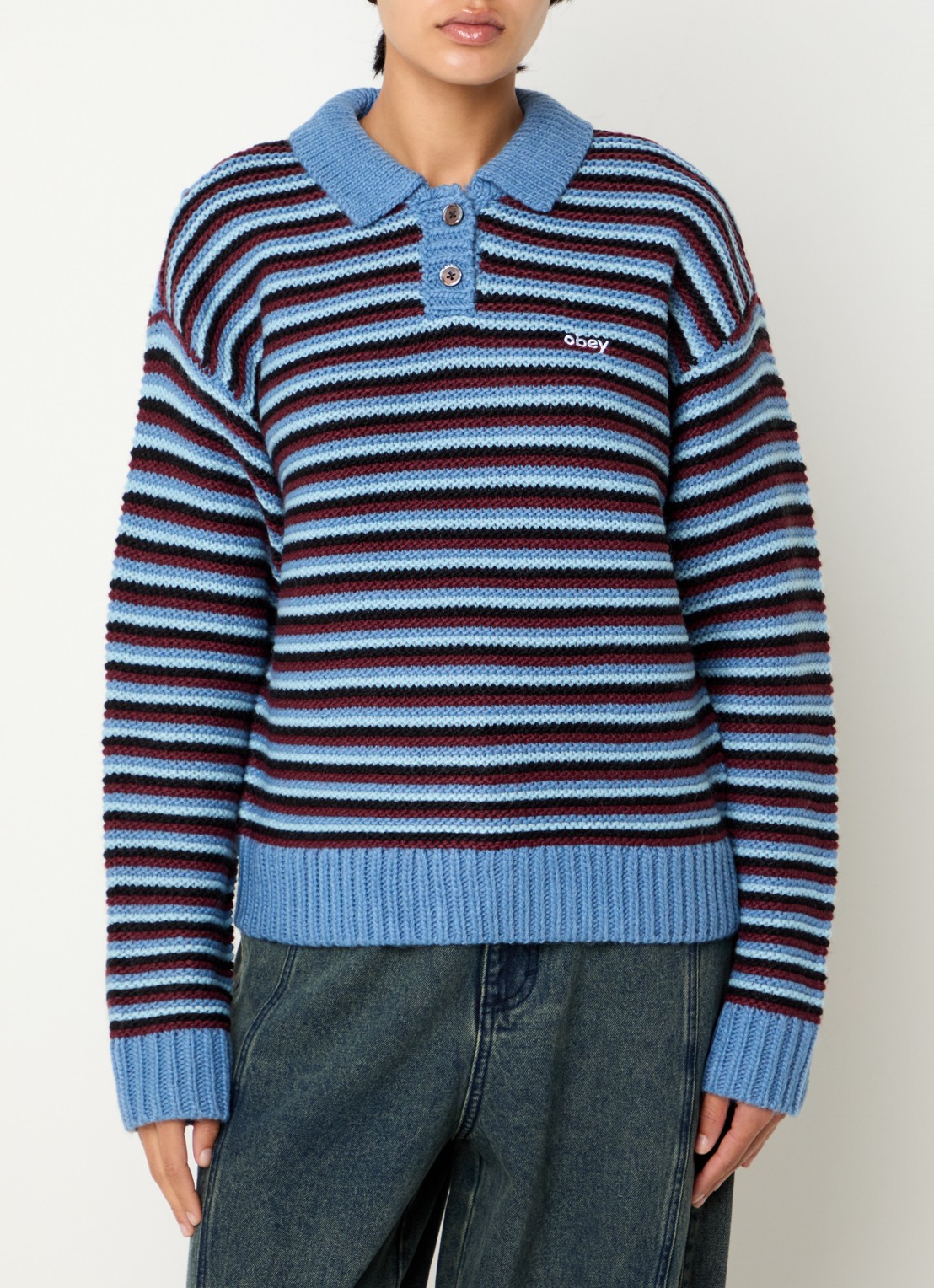 Obey Grofgebreide trui in wolblend met steepprint - detail blauw