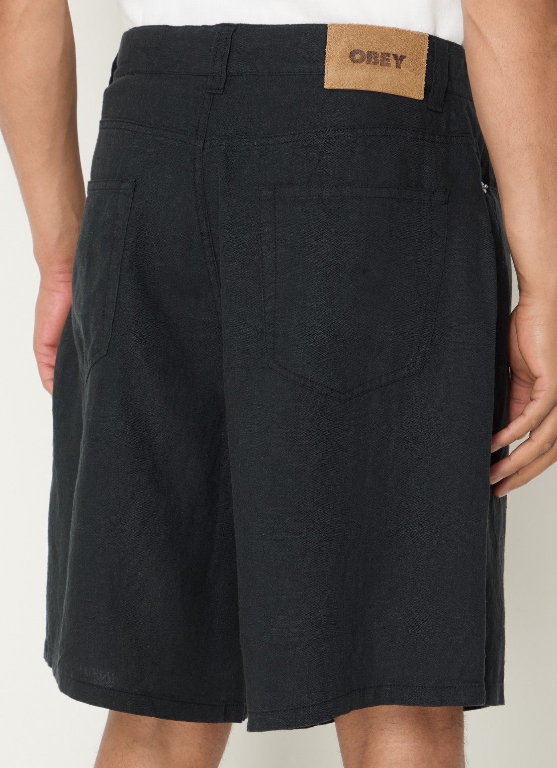 Obey Hyde loose fit korte broek in linnenblend - achterkant zwart