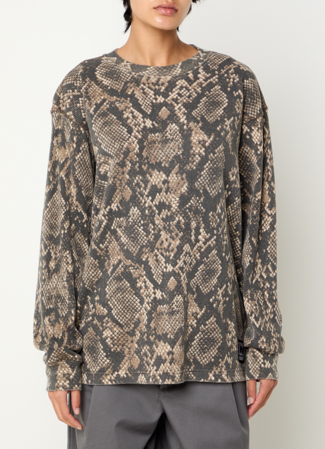 Obey Longsleeve met slangenprint en structuur - detail bruin