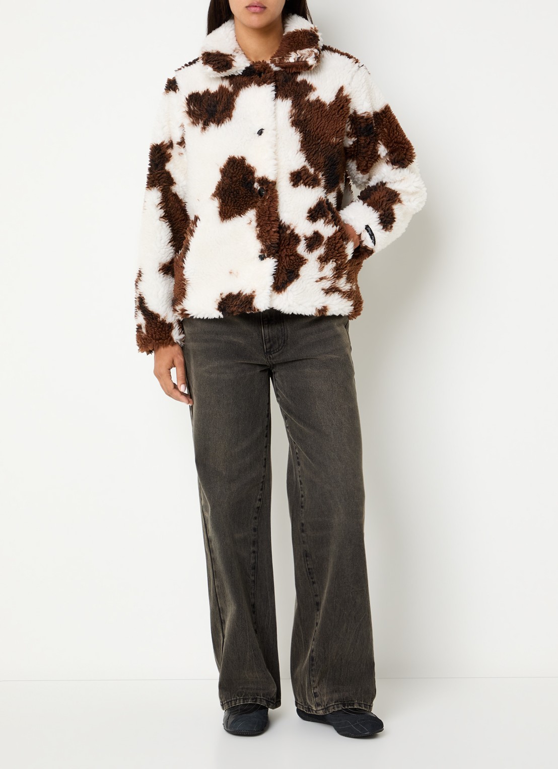 Obey Nolie jas van teddy met steekzakken - voorkant 4 wit