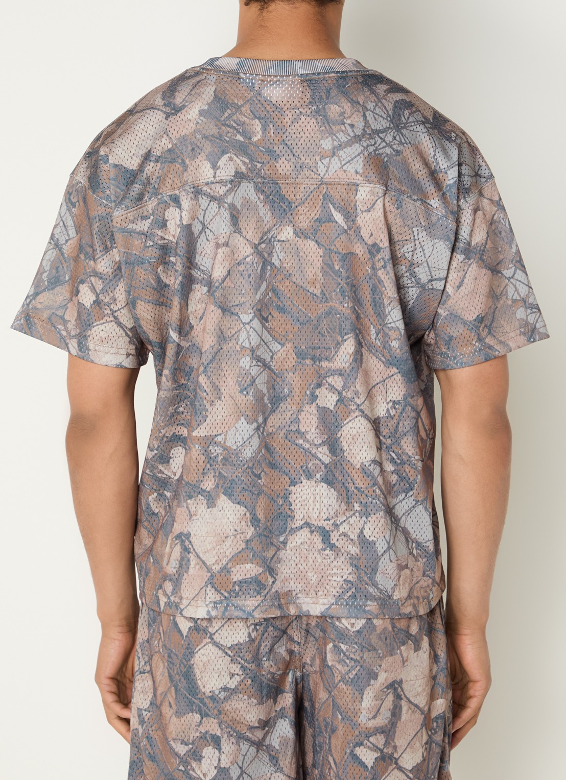Obey Practice T-shirt met camouflageprint - achterkant beige