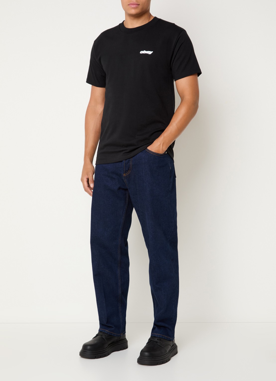Obey T-shirt met logo en backprint - voorkant 2 zwart