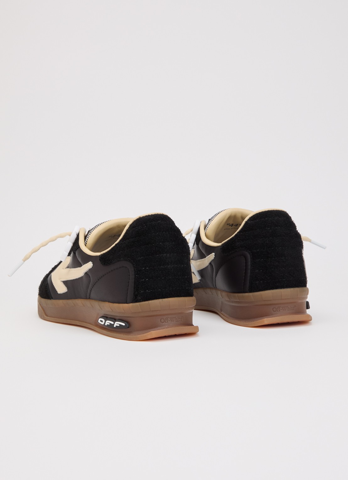 Off-White End Of Play sneaker met details van leer en suède - achterkant 2 zwart