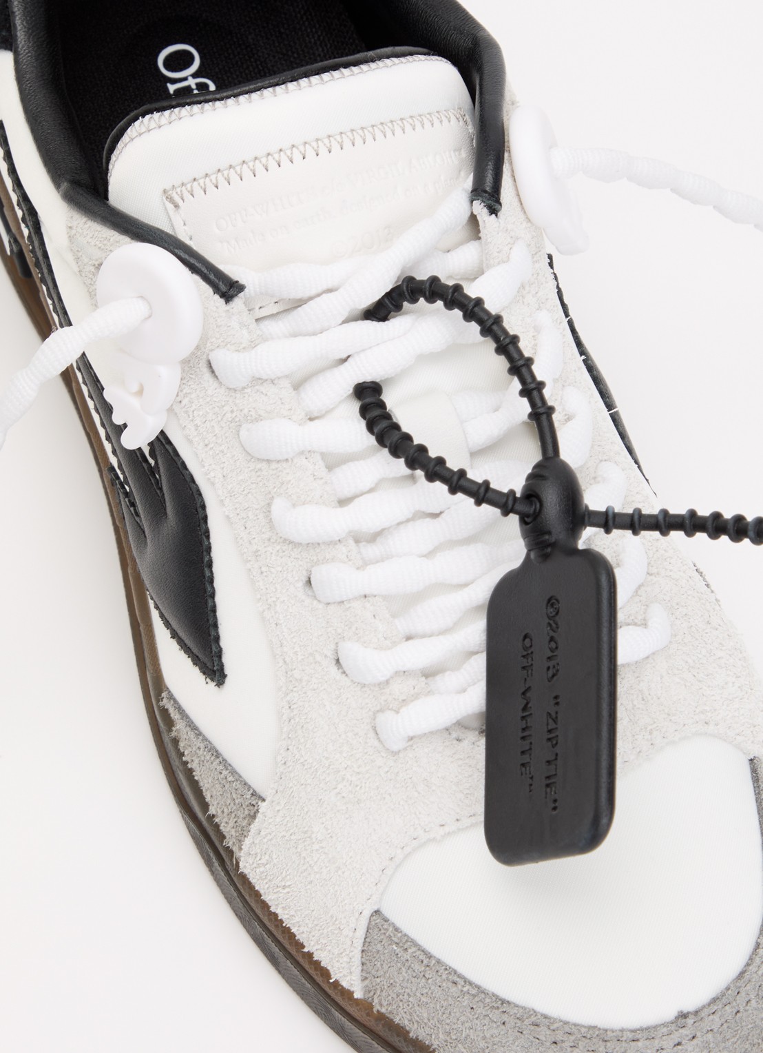 Off-White End Of Play sneaker met details van suède - detail 4 wit